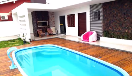 Casa 03 Dorm à venda no Bairro Centro com 192 m² de área privativa - 1 vaga de garagem
