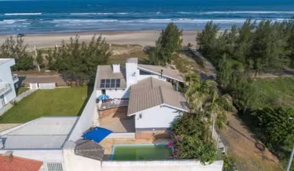 Casa 04 Dorm à venda no Bairro Bella Torres com 195 m² de área privativa - 2 vagas de garagem