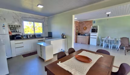 Casa 03 Dorm à venda no Bairro Bella Torres com 140 m² de área privativa - 2 vagas de garagem
