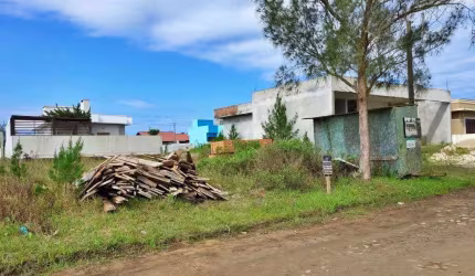 Terreno à venda no Bairro Bella Torres com 300 m² de área privativa