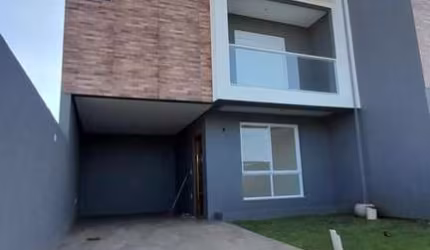 Sobrado 03 Dorm à venda no Bairro Praia Azul com 148 m² de área privativa - 1 vaga de garagem