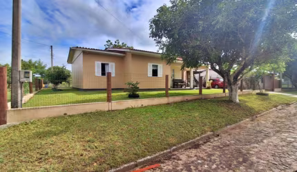 Casa 04 Dorm à venda no Bairro Rosa do Mar com 122 m² de área privativa - 1 vaga de garagem