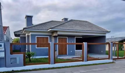 Casa 03 Dorm à venda no Bairro Areias Brancas com 115 m² de área privativa - 2 vagas de garagem
