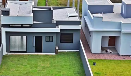 Casa 03 Dorm à venda no Bairro Praia Caravelle com 107 m² de área privativa - 2 vagas de garagem
