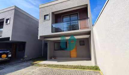 Sobrado novo interno em condomínio com 3 quartos sendo 1 suite e 2 vagas- Boa Vista