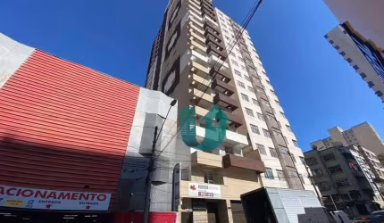 Apartamento compacto novo no Centro