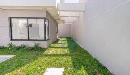 Sobrado duplex em condomínio com 3 suites, 2 vagas e quintal - Uberaba