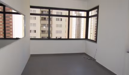 Ótima sala comercial para locação próximo ao metro saúde.