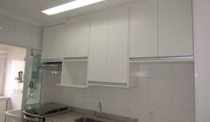 Apto de 2 dormitórios 1 suite, ao lado do metro súde para venda!