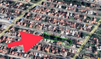 AMPLO TERRENO PRÓXIMO DO MAR EM PENHA/SC