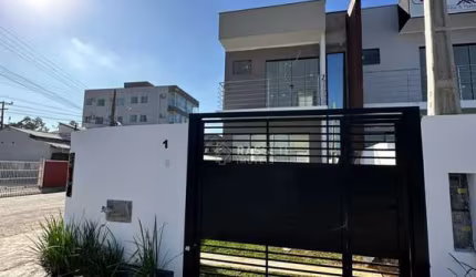 SOBRADOS GEMINADOS EM PENHA - SC