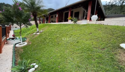 LINDA CASA COM VISTA PARA O MAR NA PRAIA DE SÃO MIGUEL, PENHA-SC