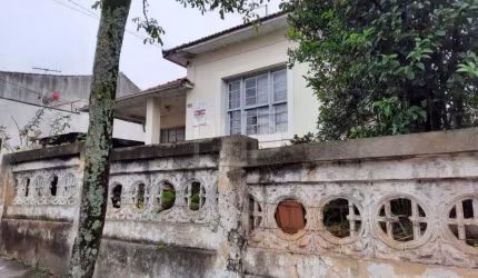 Terreno numa ótima localização, com a metragem de 14 de frente.