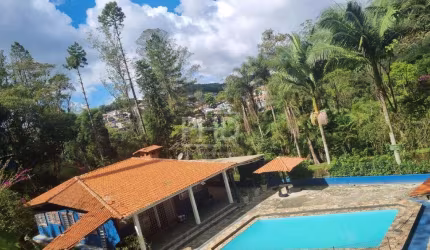 Chácara de 11480m² em Ribeirão Pires. Casarão 266M² area construida 4 Dormitorios, com suíte, piscina, lago pesca