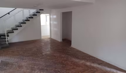 Sobrado Residencial/Comercial - Vago, Esquina, Acesso de entrada para 2 Ruas - Nova Petrópolis, São Bernardo do Campo. 785 mil