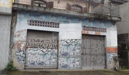 Casa Assobradada com salão comercial