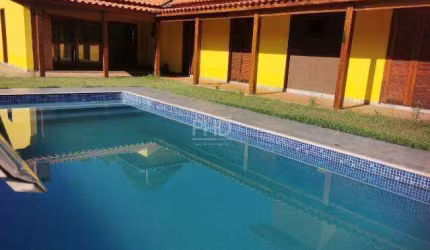 Linda Chácara com Vista Livre da Piscina no Condomínio Sitio Lagos - Ibiúna SP.