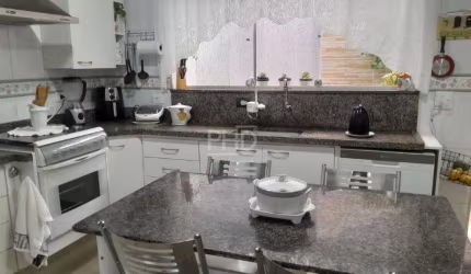 Sobrado à venda, 4 quartos, 1 suíte, 2 vagas, Santa Maria - Santo André/SP