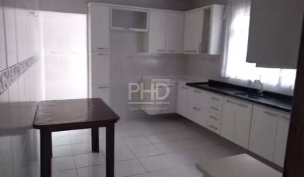 Sobrado à Venda, com 220m², 3 Quartos, 2 Suítes, 1 Lavabo, Terraço na Cobertura, 2 Vagas, Alves Dias, São Bernardo do Campo