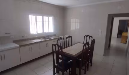 Sobrado com 04 quartos - Baeta Neves