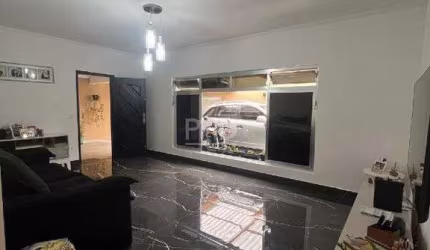 Casa com 2 quartos, sendo 1 suites, 4 vagas de garagem - Vila Rosa