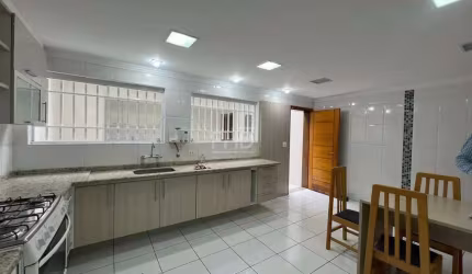 Sobrado para aluguel, 3 quartos, 3 suítes, 4 vagas, Nova Petrópolis - São Bernardo do Campo/SP