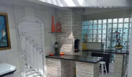 Sobrado com 3 Quartos à venda, 325m² - Santa Terezinha