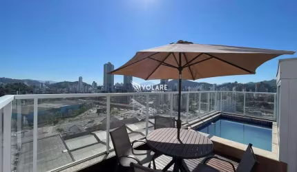 Exclusividade: Cobertura com Piscina no Centro - Próxima à Vila Germânica