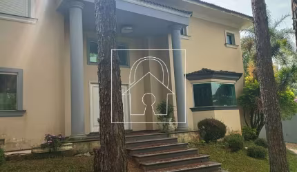 Mansão com 5 suítes para alugar na Serra da Cantareira