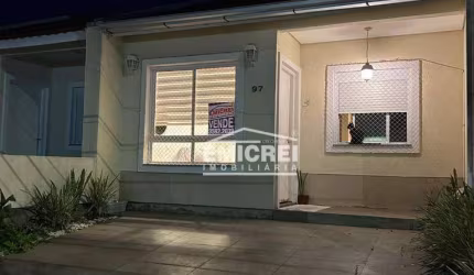 Casa com 2 dormitórios à venda, 48 m² por R$ 390.000 - Distrito Industrial - Cachoeirinha/RS