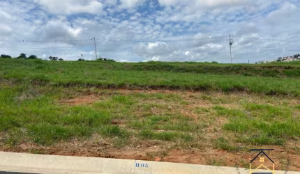 Terreno à venda na Rua Ângelo Cuciolli, 40, Jardim Regente, Indaiatuba por R$ 420.000