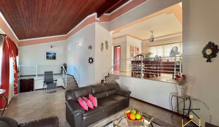Casa com 3 quartos à venda na Rua Luiz da Silva, 110, Jardim Regente, Indaiatuba, 230 m2 por R$ 990.000
