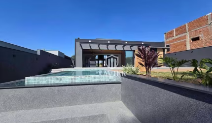 Viva o luxo de uma casa com cinema e piscina de resort! Casa térrea no Saint Patrick, pronta para encantar você.