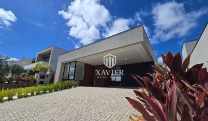 Casa Térrea Moderna com 3 Suítes, Escritório, Piscina Aquecida e Frente para Praça – Pronta para Morar no Alphaville!