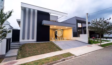 Casa térrea à venda no Condomínio Chácara Ondina – 3 suítes, escritório, piscina e semi mobiliada