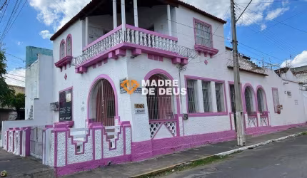 Casa em condomínio fechado com 8 quartos à venda na Conselheiro José Júlio, 724, Centro, Sobral por R$ 800.000