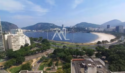 Excelente apartamento, amplo, espaçoso, com uma VISTA INCRÍVEL da ENSEADA DE BOTAFOGO.