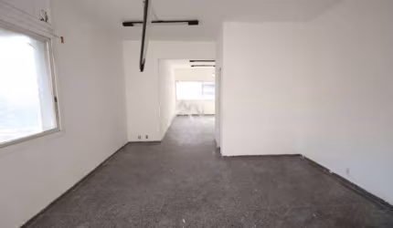 Excelente sala comercial no Centro do Rio, com piso em granito e extremamente espaçosa!!