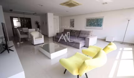 Apartamento de Luxo, em área nobre da Zona Sul do Rio, sendo 4 quartos, 2 suítes, TOTALMENTE MOBILIADO E EQUIPADO, COM VAGA DE GARAGEM