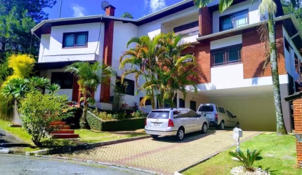 CASA DE ALTO PADRÃO À VENDA – COND. ARUJÁ 5