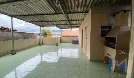 Casa Ampla para Locação – 3 Dormitórios, Salão Coberto