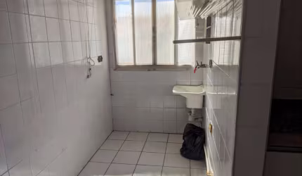 Apartamento no centro de Diadema, com dois dormitórios, uma vaga de garagem , armários na cozinha