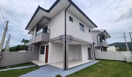 Sobrado à venda no bairro Potecas - São José/SC