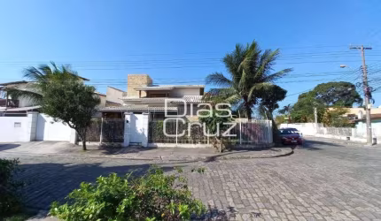 Casa com 4 quartos à venda, 240 m² por R$ 1.600.000 - Centro - Rio das Ostras/RJ