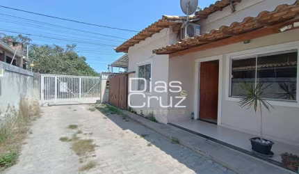 Casa em condomínio no Enseada das Gaivotas em Rio das Ostras, 2 quartos