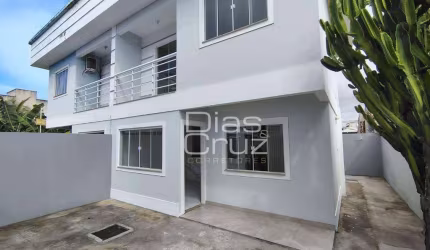 Duplex no Village em Rio das Ostras com 2 suítes, locação!