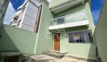 Casa com 2 quartos à venda, no Centro de Rio das Ostras/RJ