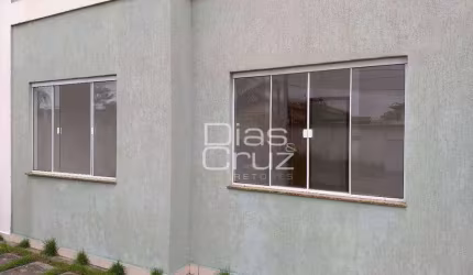 Apartamento térreo na 1º quadra no Enseada das Gaivotas em Rio das Ostras, 2 quartos