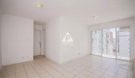 Apartamento 2 quartos sala com varanda infraestrutura total Centro.