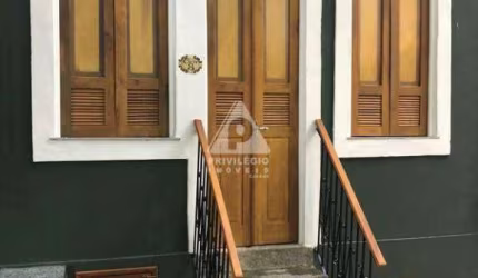 CASA DE VILA, 2 QUARTOS, 2 VAGAS, NA RUA BARÃO DO BOM RETIRO/ COLÉGIO PEDRO II